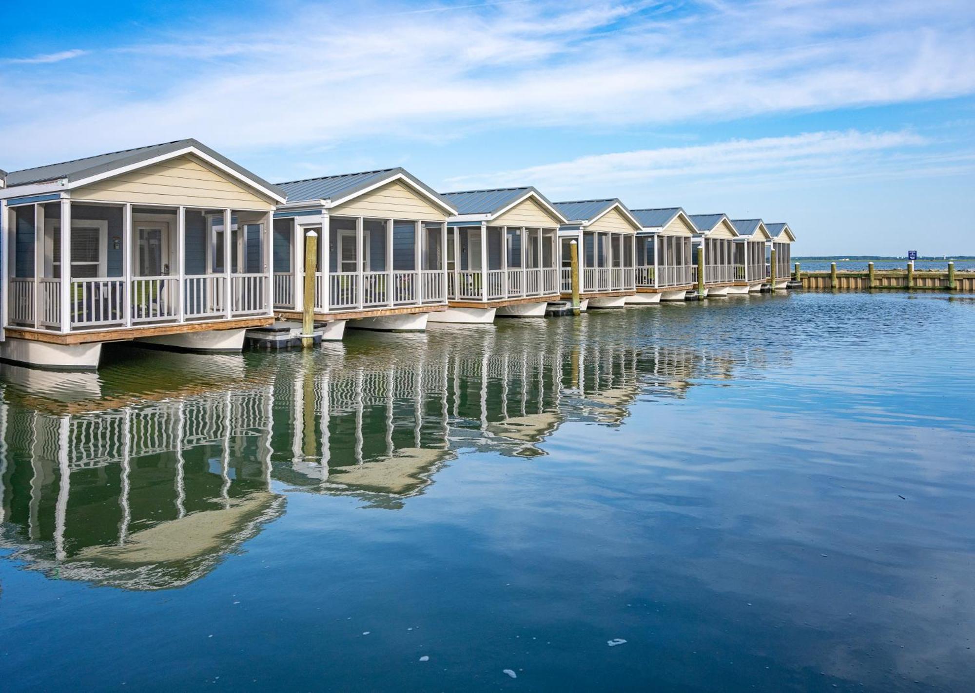 Blufin Bungalows & Marina ชินโคทีก ภายนอก รูปภาพ